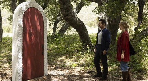 Sinopsis A Big Bold Beautiful Journey: Ketika GPS Ajaib Satukan Margot Robbie dan Colin Farrell