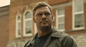 Alan Ritchson Dilirik Gantikan Jason Momoa di Film Helldivers