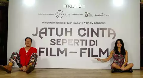 Usung Konsep Hitam-Putih, Ini Fakta Menarik Film Jatuh Cinta Seperti di Film-Film