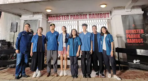 Film Monster Pabrik Rambut: Horor Fantasi yang Sentil Budaya Kerja Berlebihan