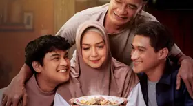 Trailer Film Rumah Tanpa Cahaya Resmi Dirilis, Angkat Kisah Kehilangan Sosok Ibu yang Menggetarkan Hati