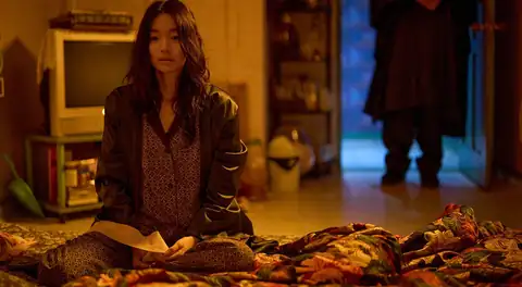 Sinopsis The Eyes, Shin Min Ah Ungkap Misteri Kematian Saudara Kembarnya