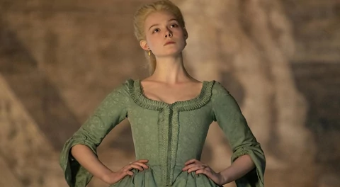 Elle Fanning Jadi Effie Trinket di The Hunger Games: Sunrise on the Reaping