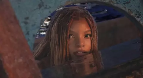 Halle Bailey Merasa Takut Berperan sebagai Ariel yang Bisu di Film The Little Mermaid