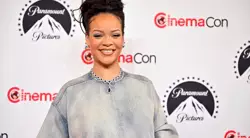 Tampil di Ajang CinemaCon 2023, Rihanna Ungkap Peran Barunya di Film The Smurfs