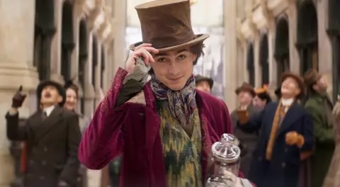 Warner Bros Rilis Trailer Perdana Film Wonka, Ungkap Perjalanan Willy Wonka Semasa Muda