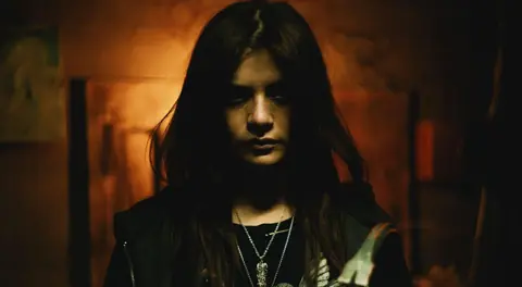 Review Film Dont Follow Me: Teror Viral yang Berubah Jadi Nyata