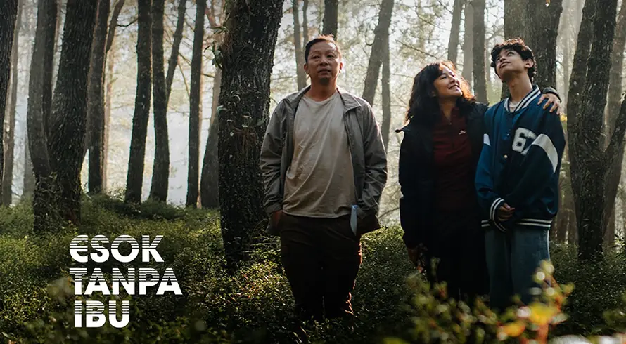Review Film Esok Tanpa Ibu: Duka, Relasi Keluarga, dan Bayang-Bayang AI