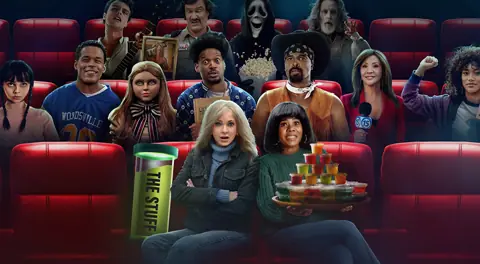 Review Scary Movie: Nostalgia Kocak yang Tetap Absurd