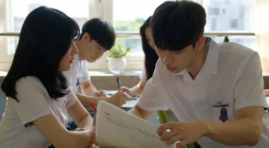 Review Film We, Everyday: Kisah Cinta Remaja yang Sederhana, Hangat, dan Penuh Kenangan