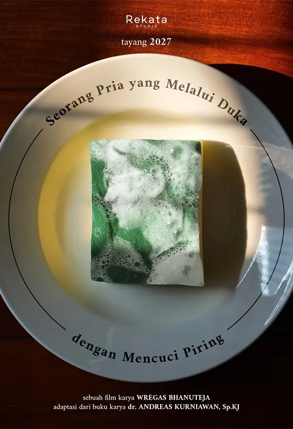 Film Seorang Pria yang Melalui Duka dengan Mencuci Piring